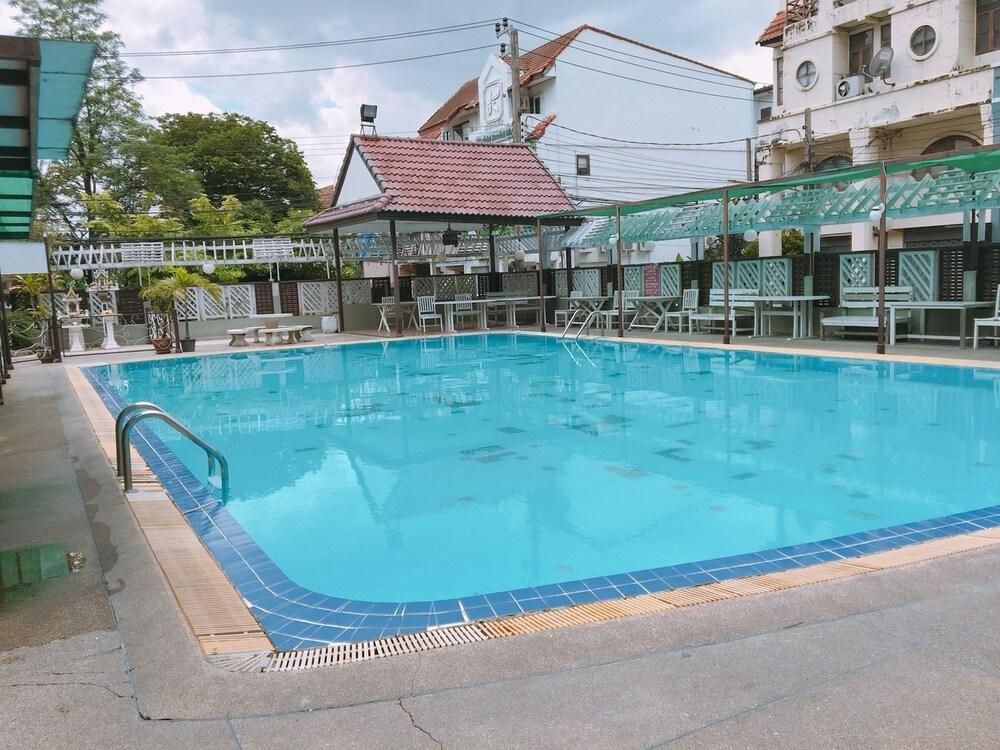 ワラティー スパ リゾート ヴィラ バンコク都 エクステリア 写真